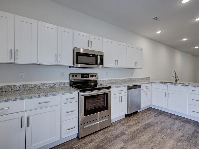 735 Short Leaf Ln — Photo 13