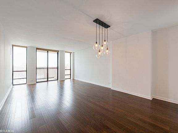4th image of 1660 N La Salle St #605