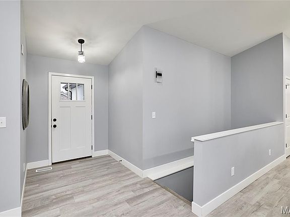 3rd image of 301 Park Place Dr