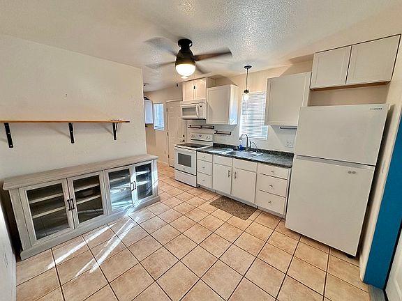 3rd image of 3708 S Puesta Del Sol Ave