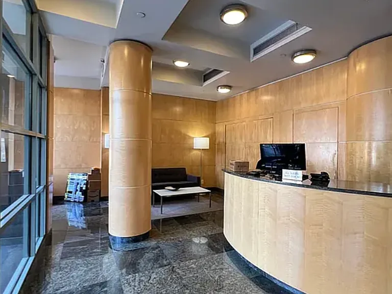120 Greenwich St #6B — Photo 15