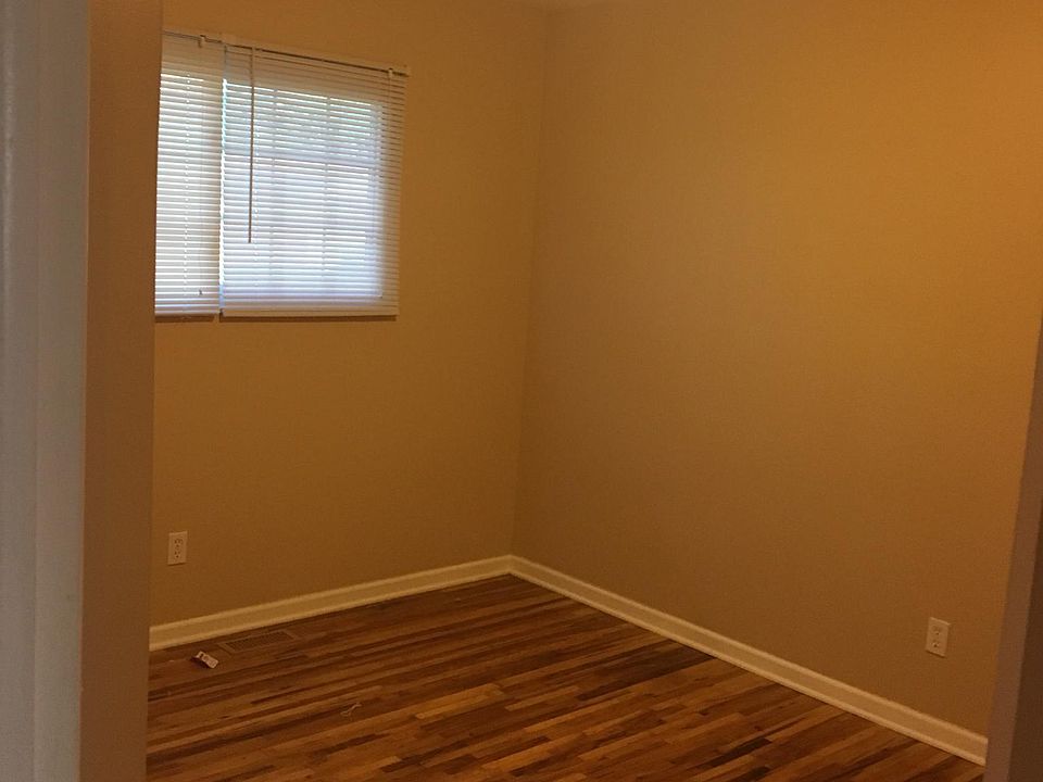 1st image of 41935 Betley Dr
