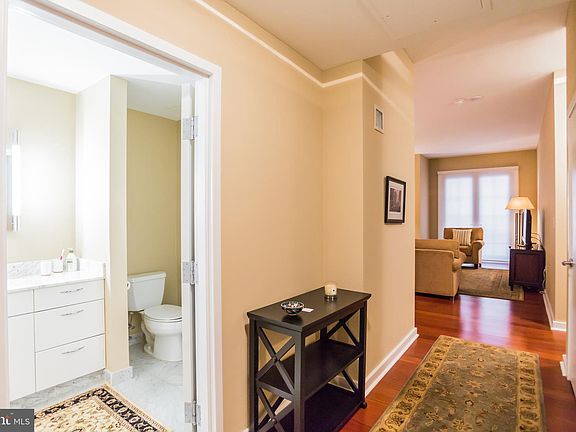 5th image of 219-29 S 18th St #626