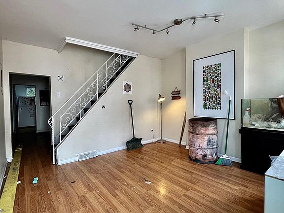 3rd image of 1837 E Orleans St