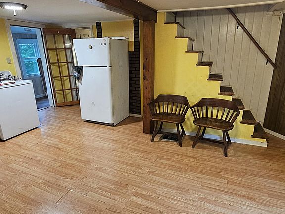2nd image of 8 Carpenter Street