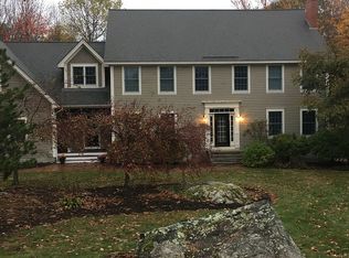 7 Mayflower Rd, Falmouth, ME 04105