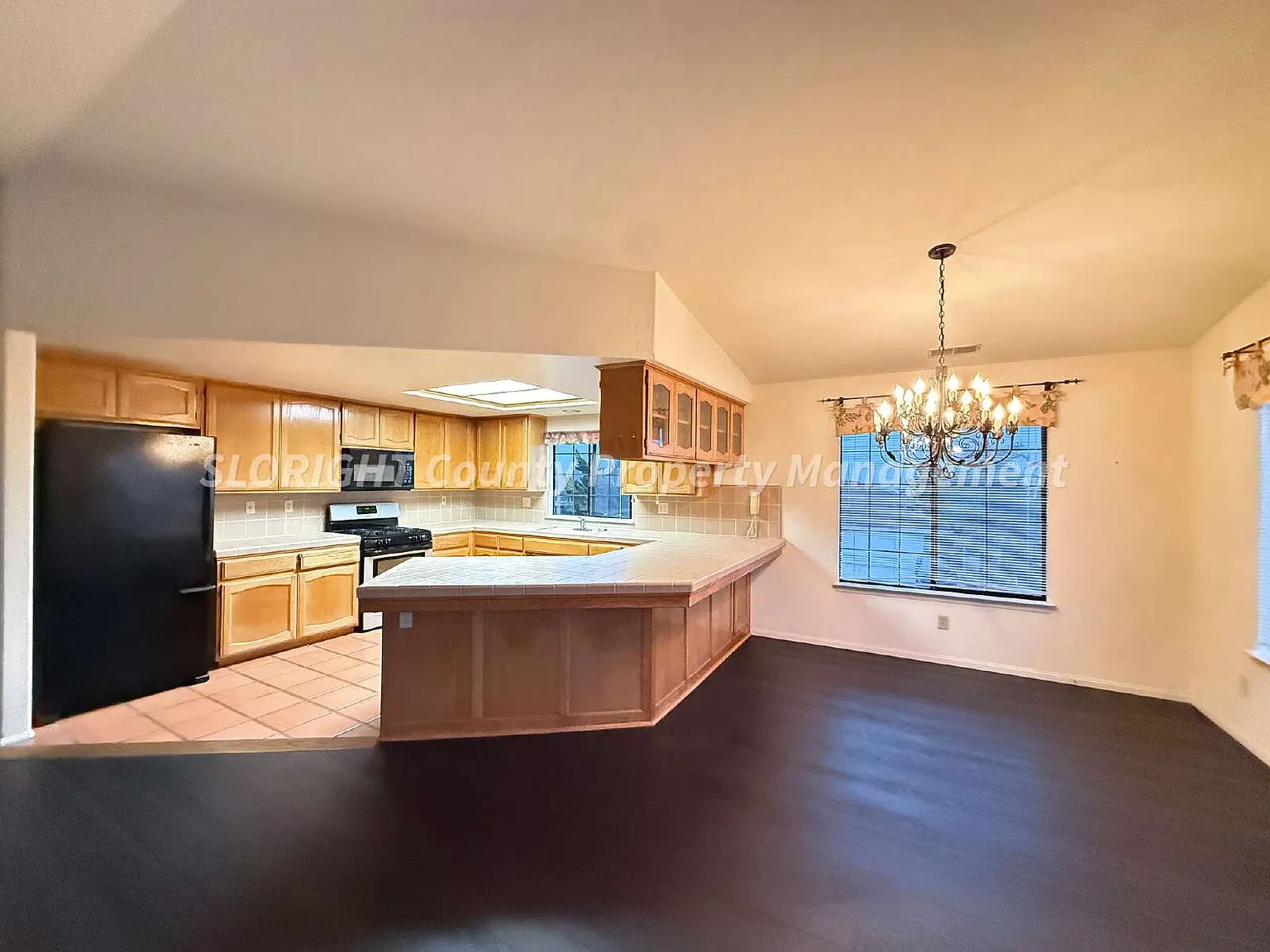 3 bed, 2.5 bath, 2246 sqft, $4,500 — Photo 4