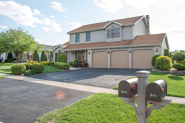 1st image of 611 Columbia Dr