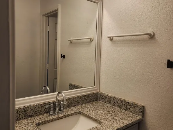 214 Pine Meadow Dr APT B, Kennedale, TX 76060