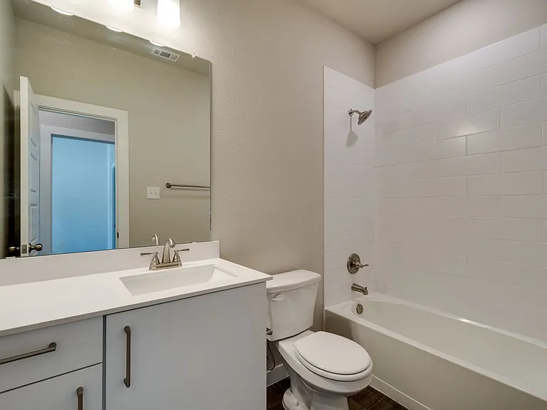 733 Wheatfield Dr — Photo 9