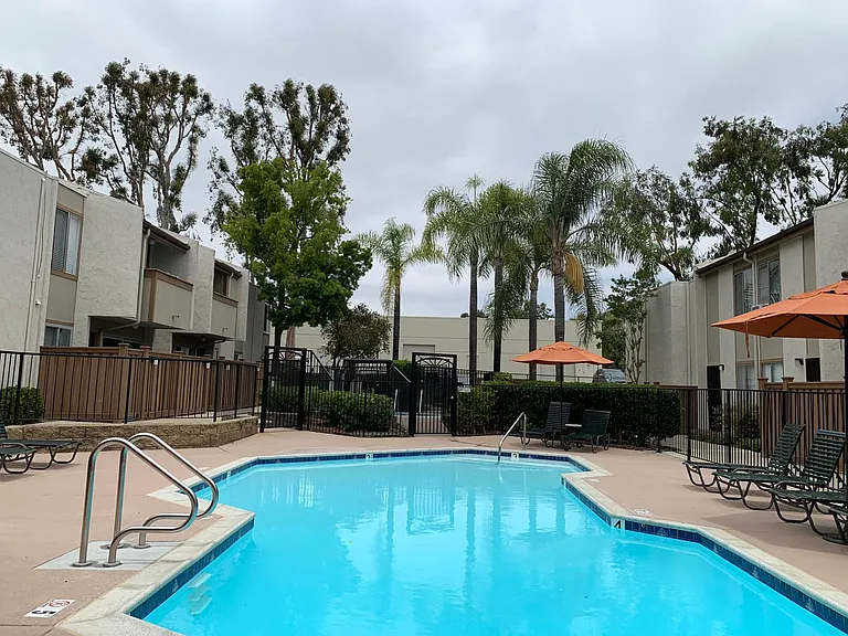 3549 Castle Glen Dr #122 — Photo 3