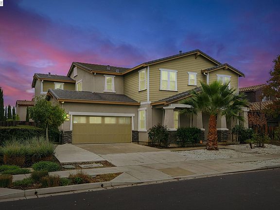 2nd image of 574 Mandevilla Dr