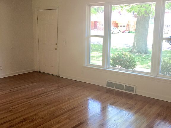 5th image of 9254 Waldorf Dr