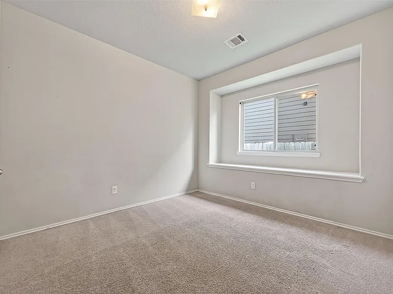 2519 Northern Great White Ct — Photo 30