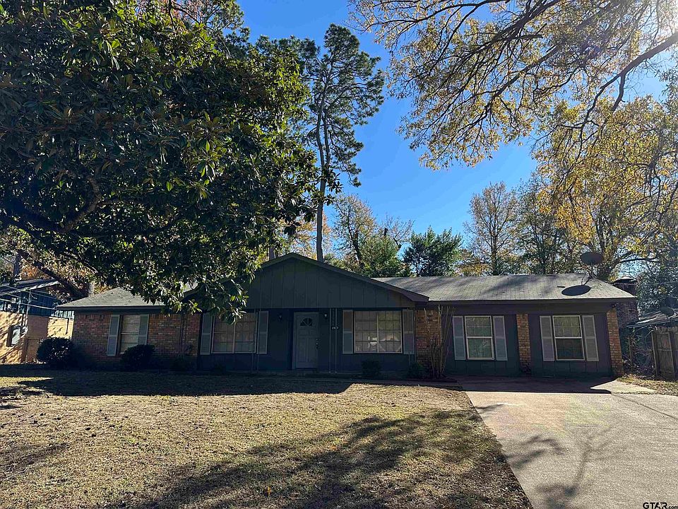 1st image of 2917 Fleetwood Dr