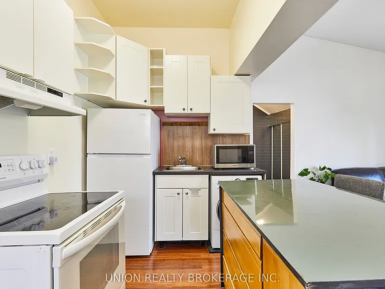 92 Dixon Ave #3 — Photo 5