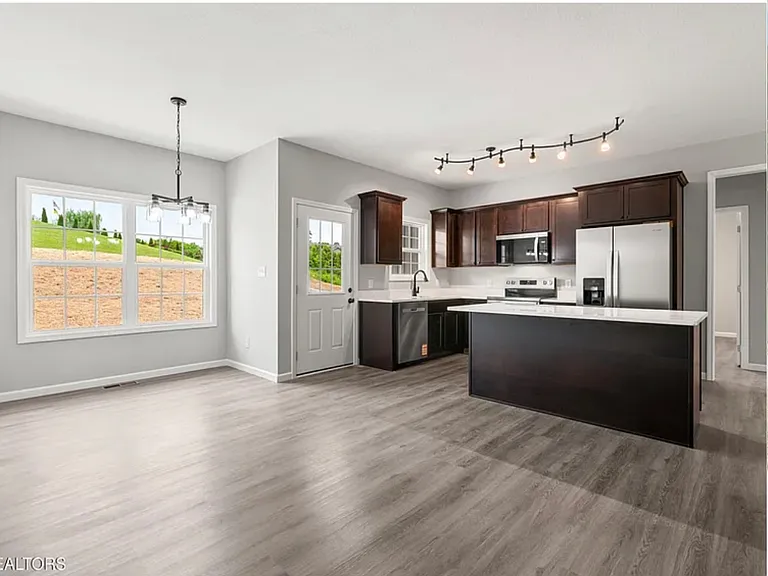 2050 Kings View Loop — Photo 3