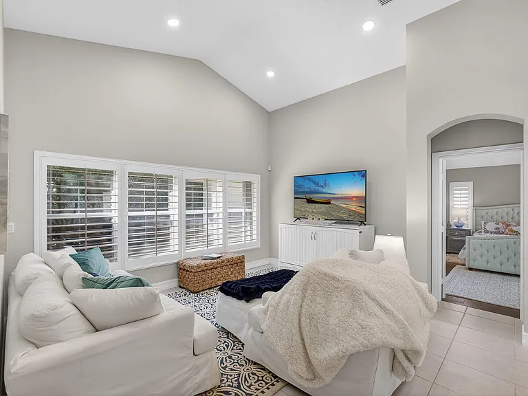 8075 SE Governors Way — Photo 14