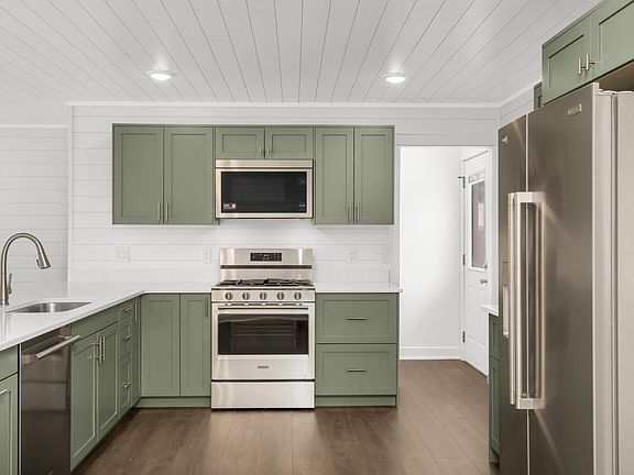 5th image of 15240 Kangaroo St NW
