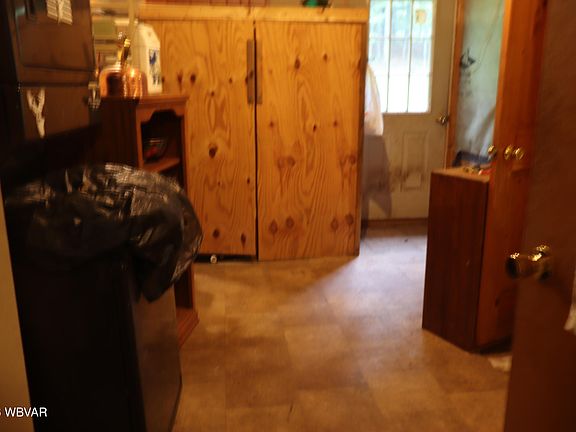 5th image of 1686 Logue Hill Rd