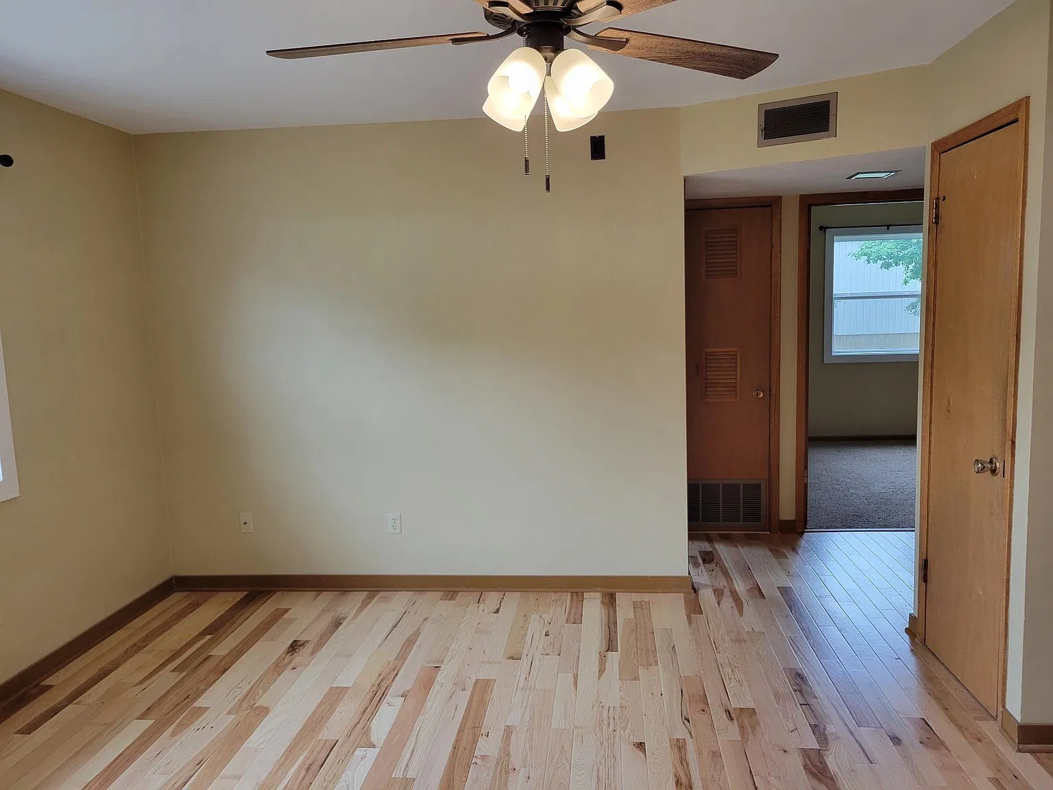 2 bed, 1.0 bath, 759 sqft, $750 — Photo 4