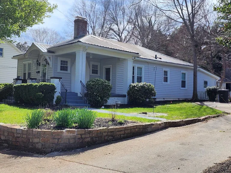 204 Westhampton Ave — Photo 5