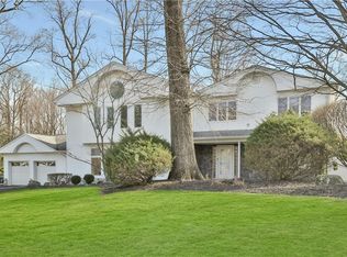 25 Beaumont Dr, New City, NY 10956