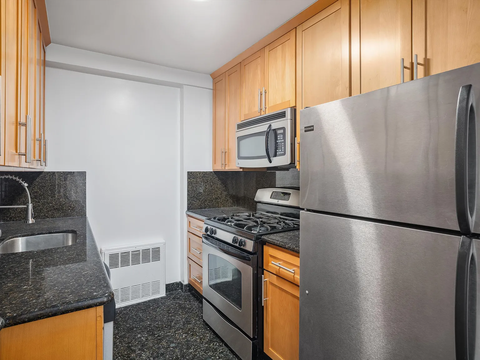 320 East 23rd Street — Photo 3