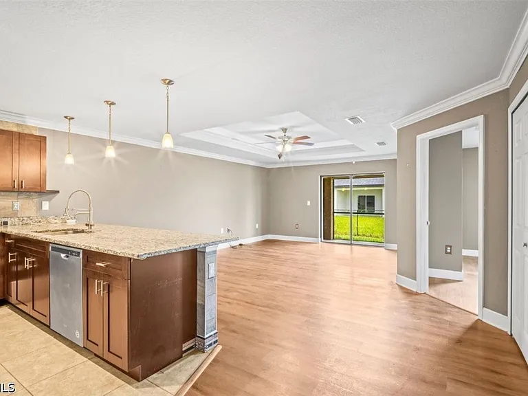 1530 Gretchen Ave S — Photo 4