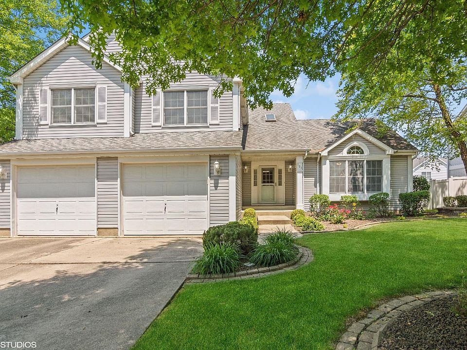 1st image of 101 Chateau Dr