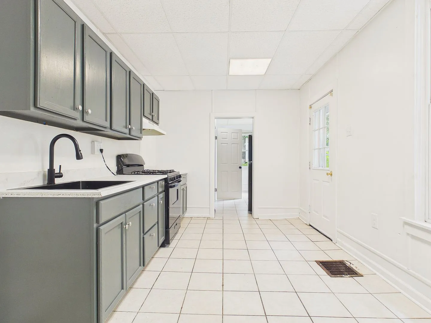 4 Bedroom Single Family Home in Steelton — Photo 4