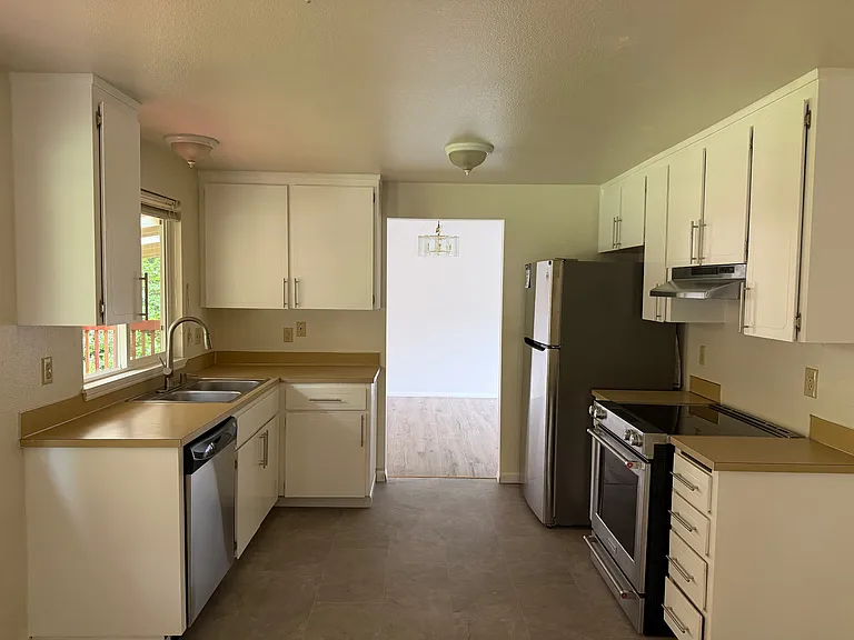 11919 33rd Dr SE — Photo 5