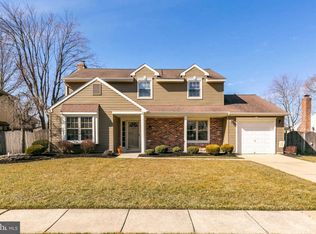 161 Thornwood Dr, Marlton, NJ 08053