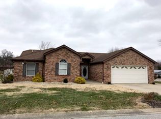 1201 Ligo Ln, Fairfield, IL 62837