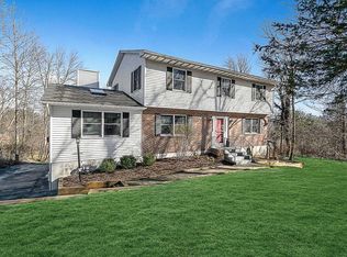 21 Four Winds Dr, Poughkeepsie, NY 12603