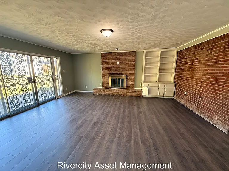 3176 Toby Ln — Photo 5