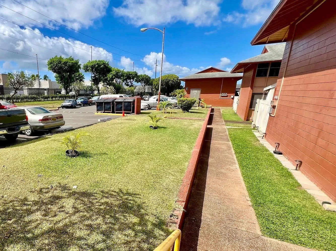 3 bed, 924 sqft, $2,800 — Photo 3