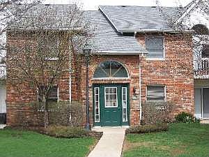 Courtyard style entry
