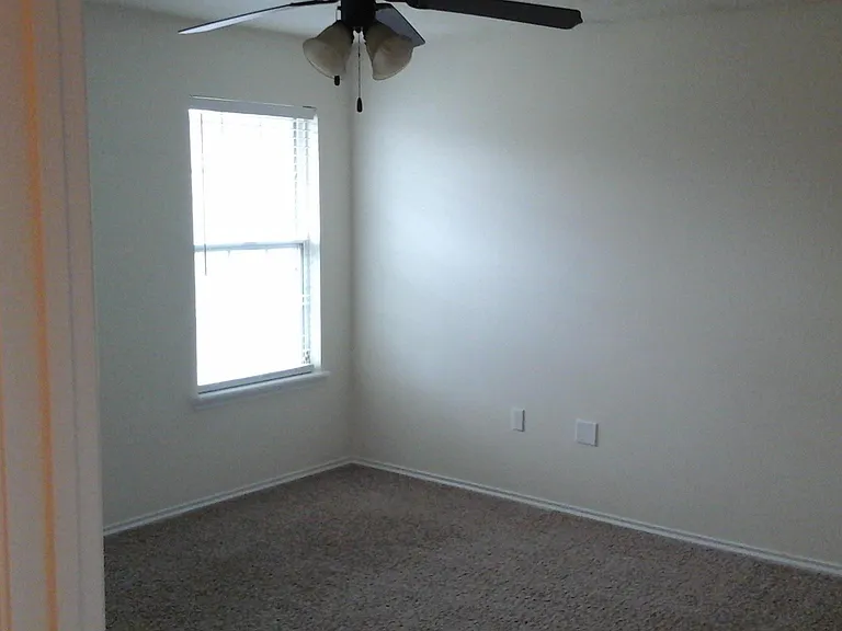 116 Limestone — Photo 10