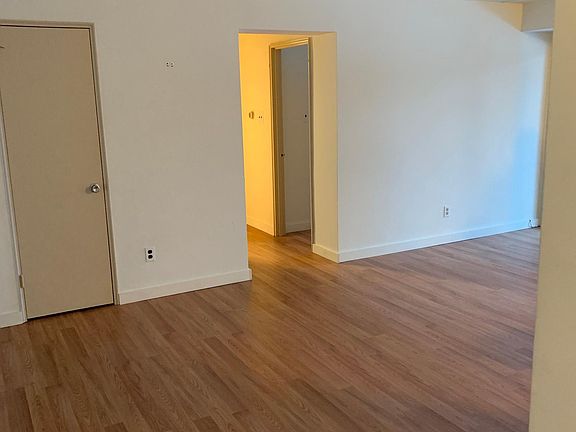 Large Living Room Area w/ Luxury Floors