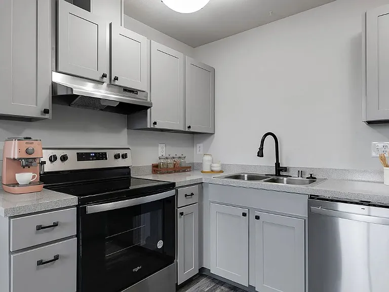 Violet Meadows Apartments — Photo 21