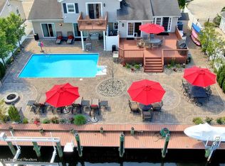 31 Mahlon Ct, Toms River, NJ 08753
