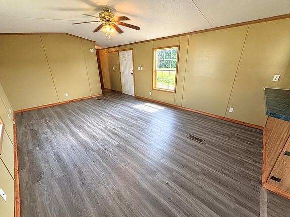5th image of 10 Elwood Drive