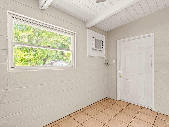 3rd image of 211 Tennessee Dr
