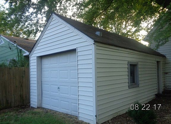 5th image of 310 S Ash St