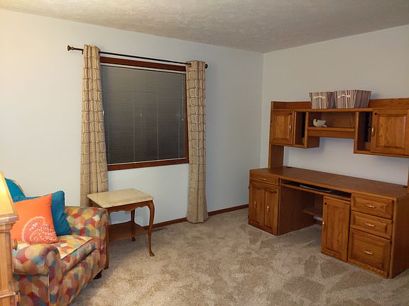 3rd image of 4951 Summergreen Ln