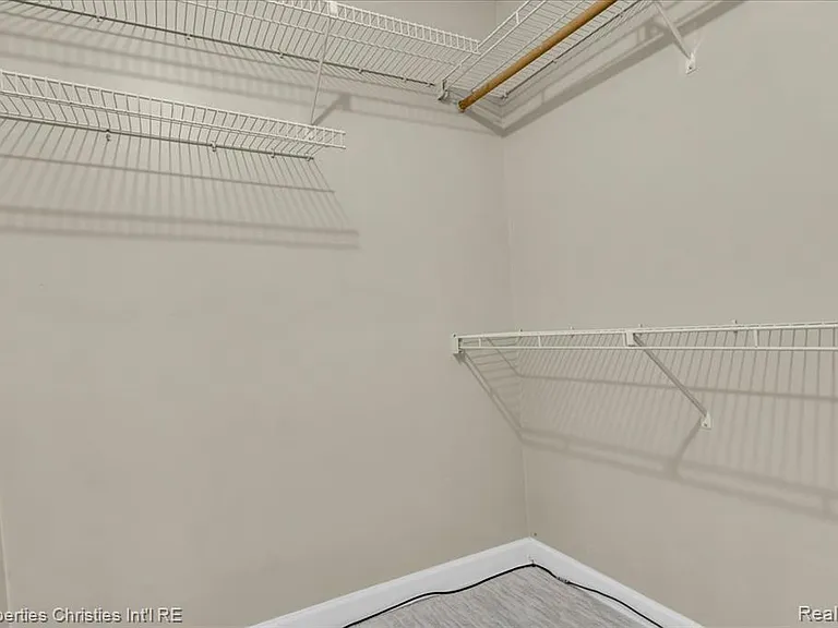 6651 Hearthside Ct — Photo 14