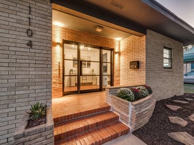 1104 Mountain Lake Rd, Dallas, TX, 75224