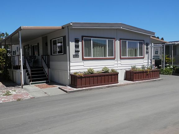 2nd image of 4425 Clares St Spc 10
