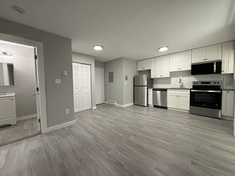 565 Hyde Park Ave #2 — Photo 13